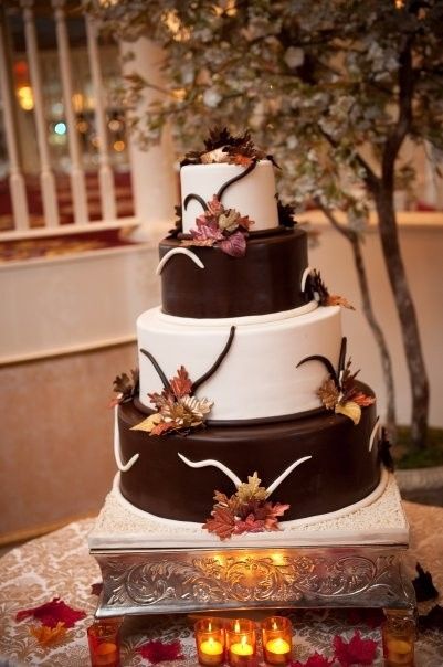 How will your wedding cake look like???? Do you have pictures????