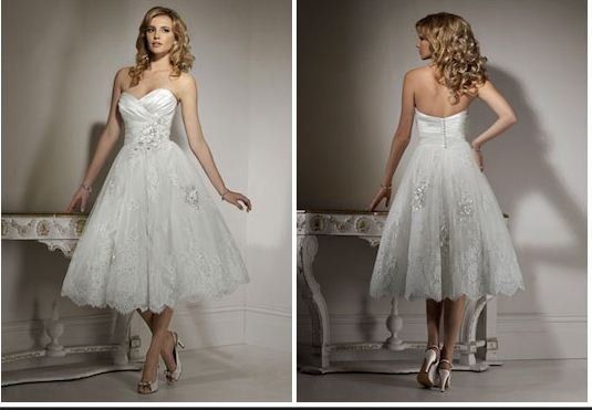 Who all is doing a second dress/reception dress?
