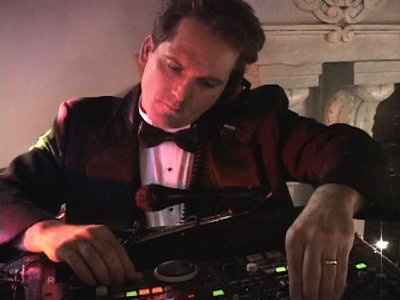 How much does a DJ cost