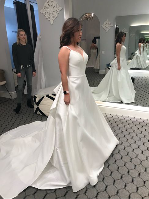 Short Brides! Let’s see your dress 🥰 - 1