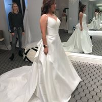 Short Brides! Let’s see your dress 🥰 - 1