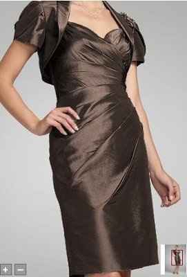 what is your mother or fmil wearing?