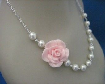 what kind of necklace would you recommend?