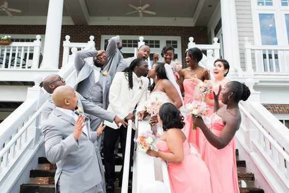 Fun Wedding Party Picture Idea