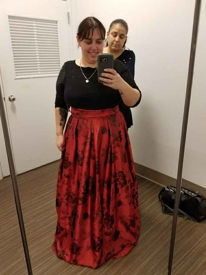 Who has/is going to wear a non-white wedding dress? - 1