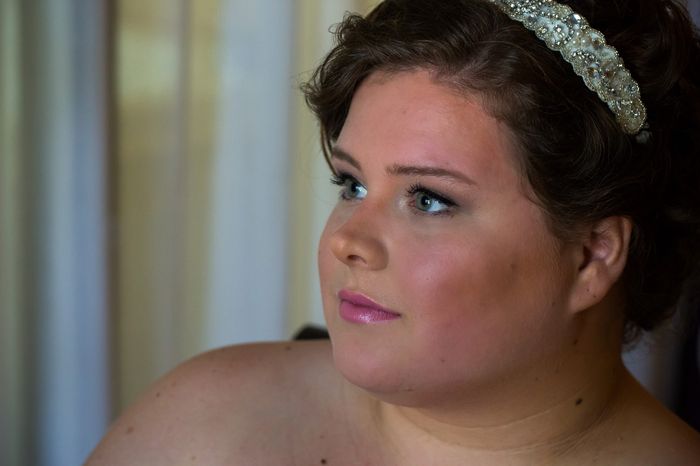 Anyone have pics of their overall wedding make up look, wearing false eyelashes?