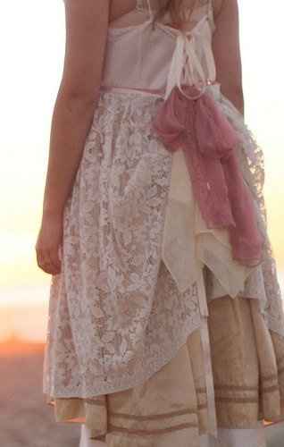 Show us your wedding dress!!!!!!