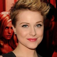 Show me your wedding hair inspiration.