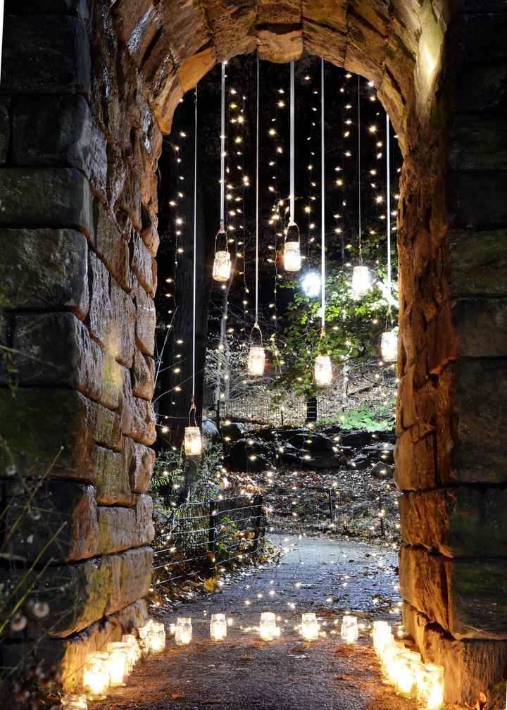 Vertical Strand & Mason Jar Lighting