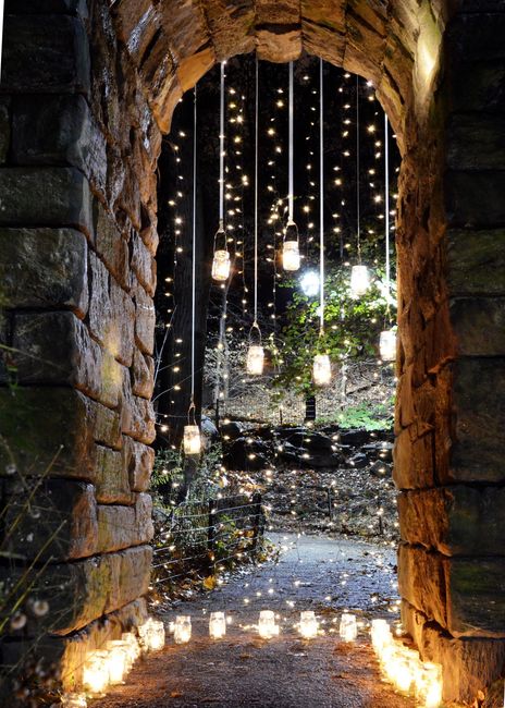 Vertical Strand & Mason Jar Lighting