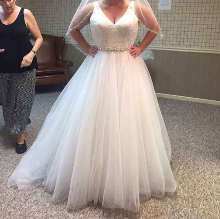 Calling plus size brides, show me your Dress