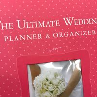 does anybody know of a really extensive wedding planner book?
