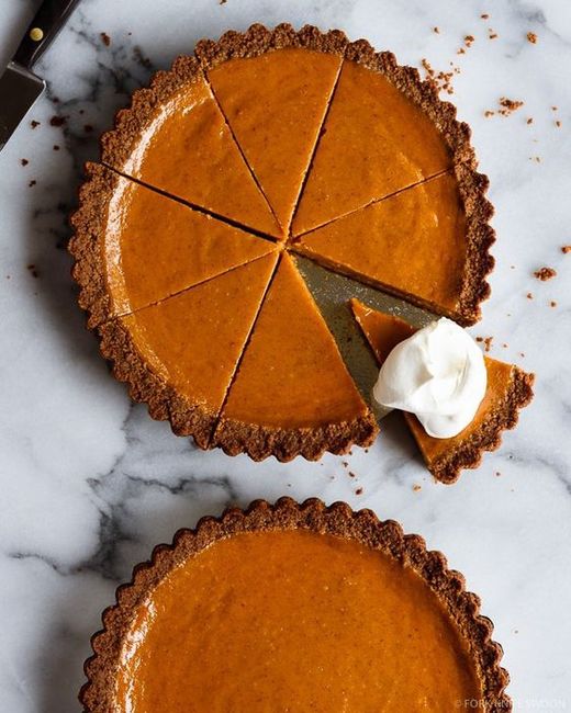 Falling for Fall: Apple Pie or Pumpkin Pie? 2