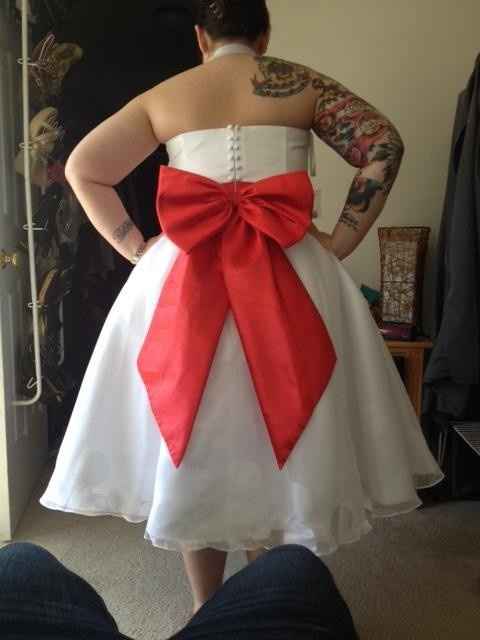 I finally tried on my dress! (added hair/make up trial pics)