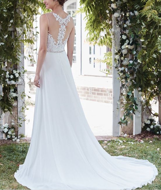 Pronovias Drenina vs. Rebecca Ingram Diana 4