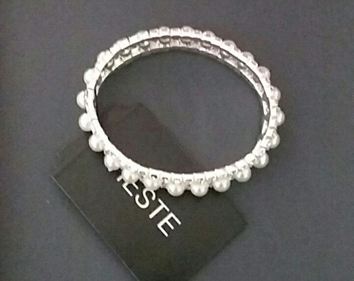 What type of Accessories are you wearing? 2