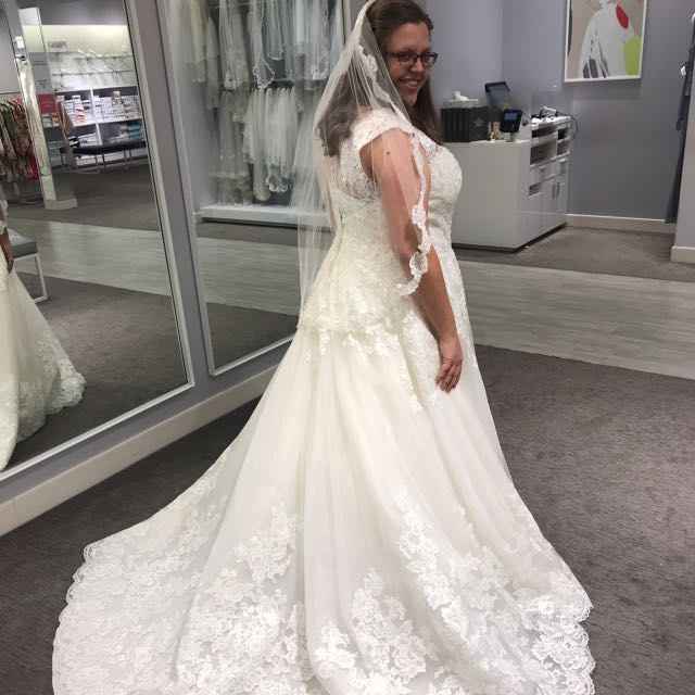  Lace dress brides! Can i see you veil?!?! - 1