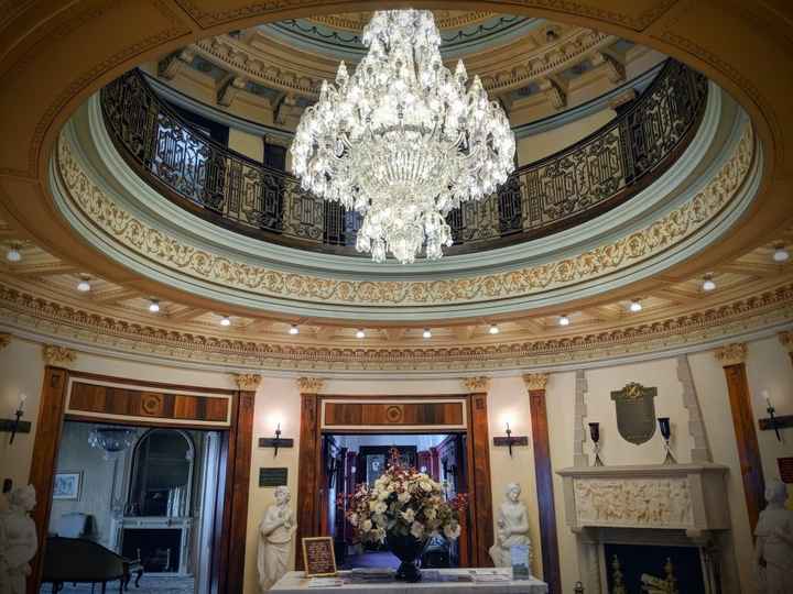  Ugly Banquet Hall, Huge Deco Restrictions - 2