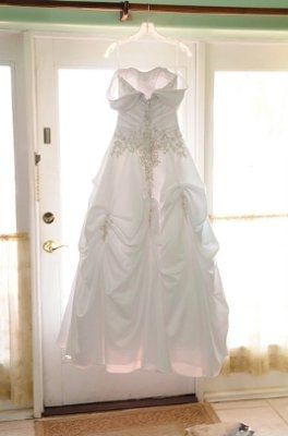 Show off Your Bridal Dress!!