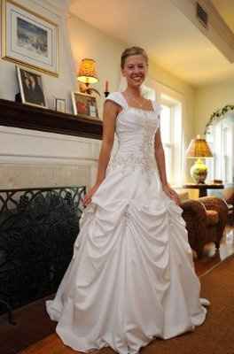 Show off Your Bridal Dress!!