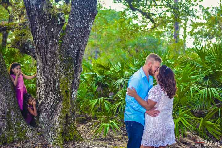 Engagement photo inspiration! Outfits and props!