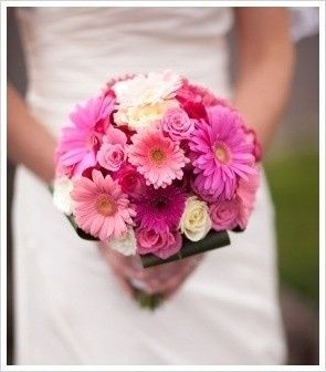 Is your bouquet neutral/ivory or bolder colors? Show me!
