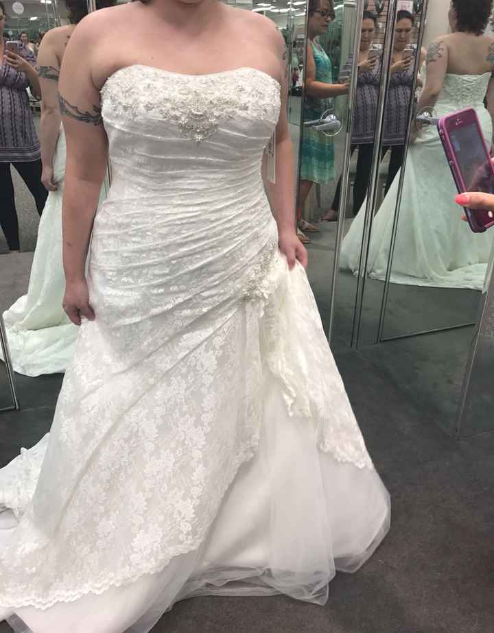 Who else loves lace?  Show off your lace dresses and/or veils! - 2