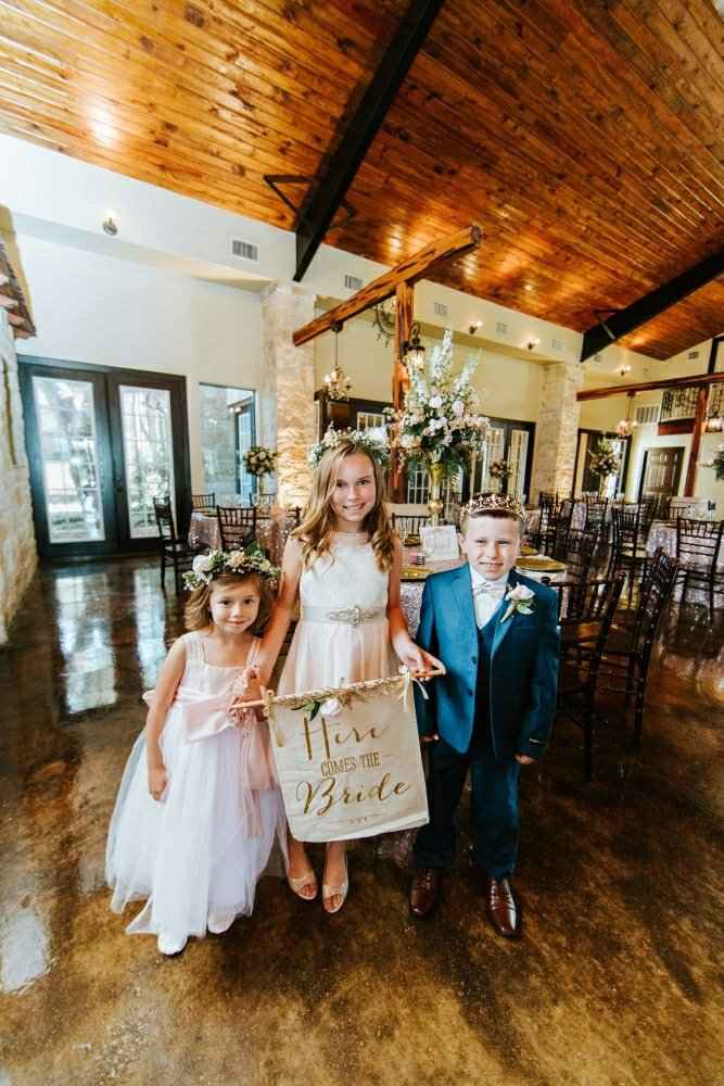 My husband and i got married a few months ago and got our wedding photos back! i thought i would sha