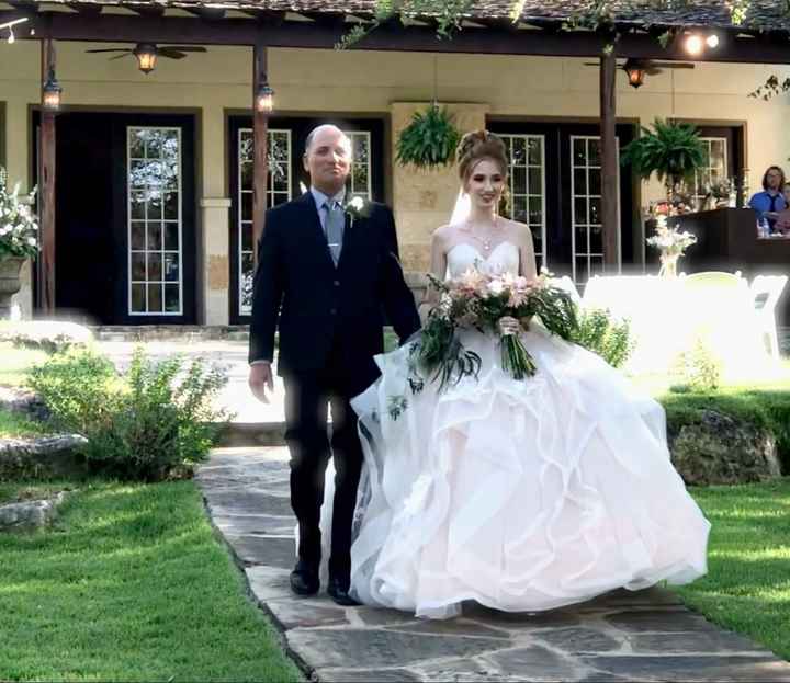 My husband and i got married a few months ago and got our wedding photos back! i thought i would sha