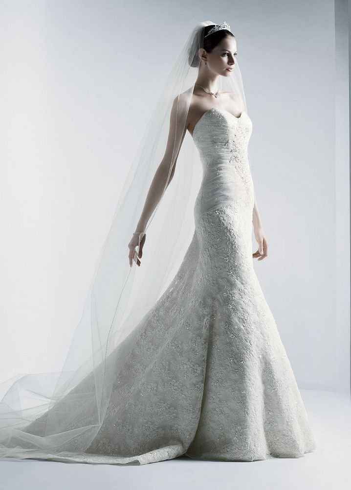 Update: Found the dress... scroll down/ Looking for a wedding dress... again