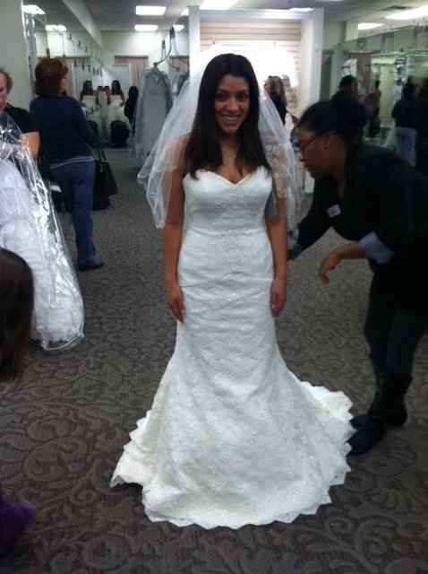Update: Found the dress... scroll down/ Looking for a wedding dress... again
