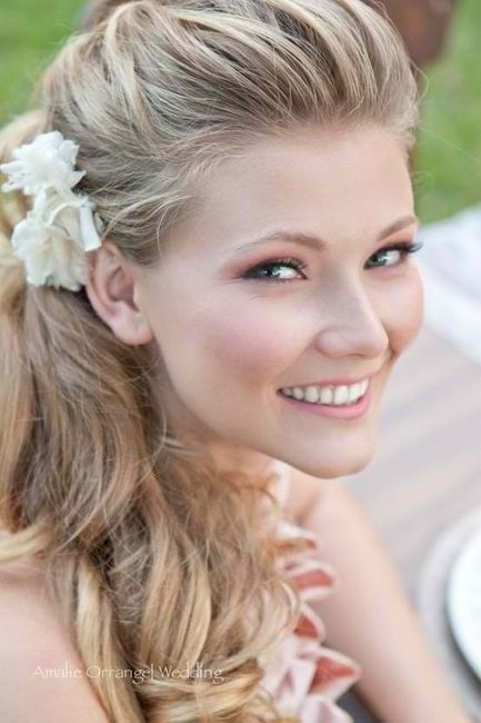 Corsage for weddding shower?