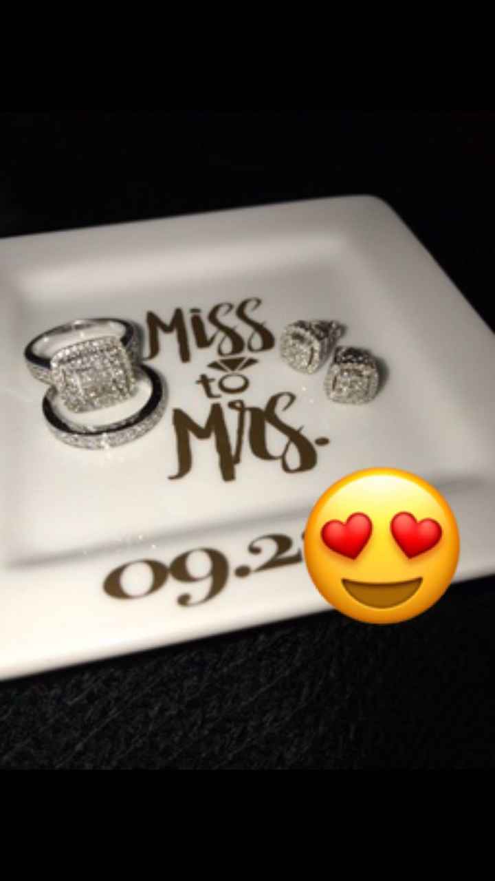 SHOW OFF YOUR RINGS LADIES!! I wanna see that bling!!!