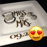 SHOW OFF YOUR RINGS LADIES!! I wanna see that bling!!!