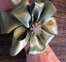 Has anyone made brooch/corsage combos?