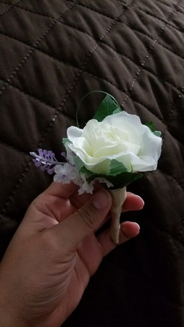 Boutonniere size 2