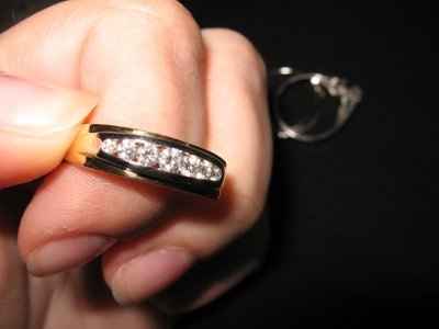 Hey Girls! What does your husband-to-be's wedding ring look like?