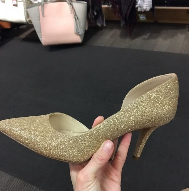 Share your wedding shoes!