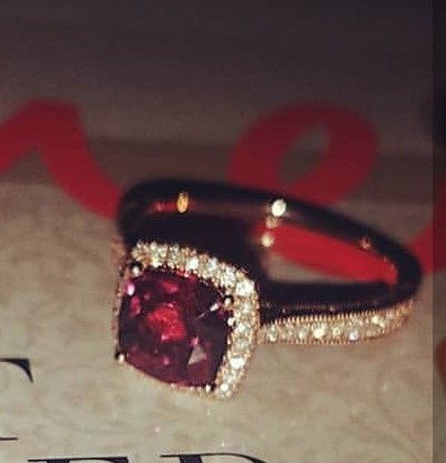 Does your engagement ring color mean anything? 6