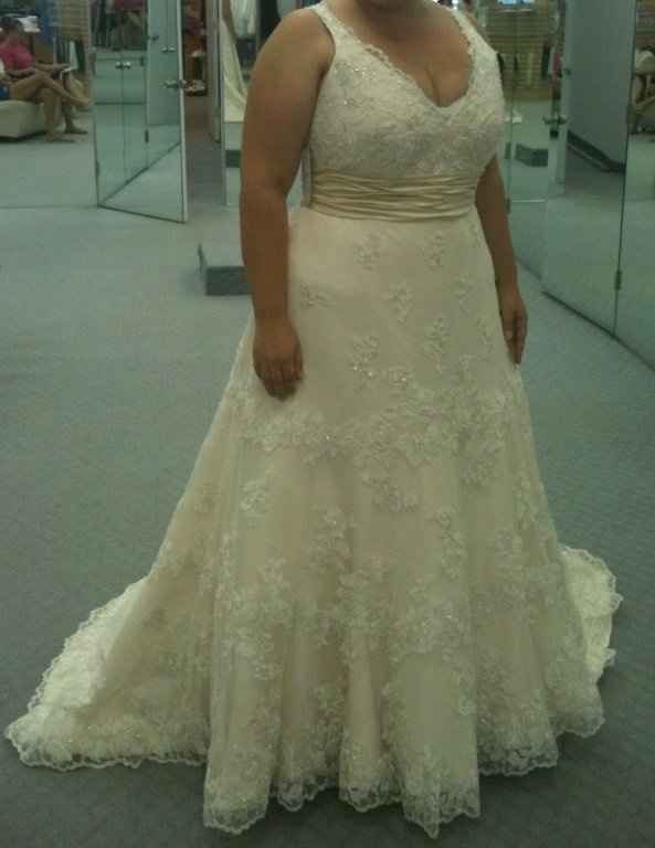 Any plus size brides out there???
