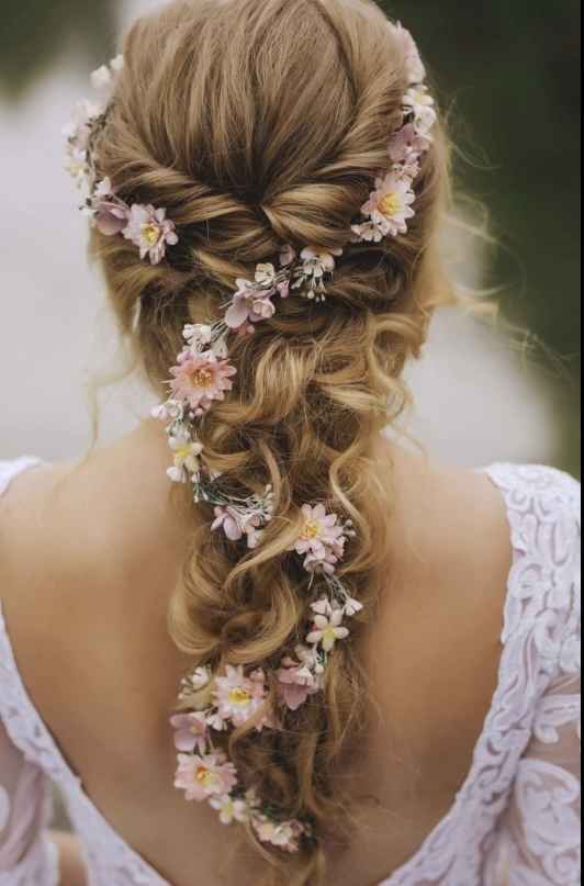 Wedding dress too much for theme/venue? - 5