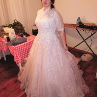 Here's pictures of my dress