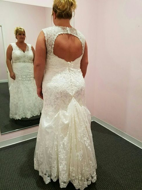 Calling plus size brides, show me your Dress