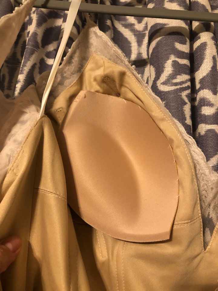 Does anyone have pictures of the inside of their wedding gown where cups were sewn in? - 1