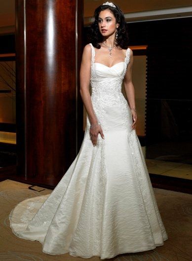 ***DRESS PIC**** 10/7/12 Looking for a big heart willing to pay forward  a wedding dress....??????