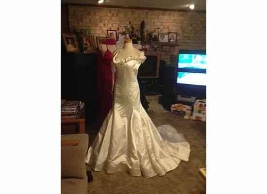 Wedding Dress Pictures! Please share yours!