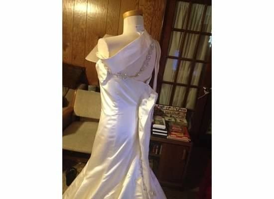 Second Fitting For My Dress (A Few Pics Included)