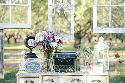 How do you keep your vintage wedding away from rustic? - 1