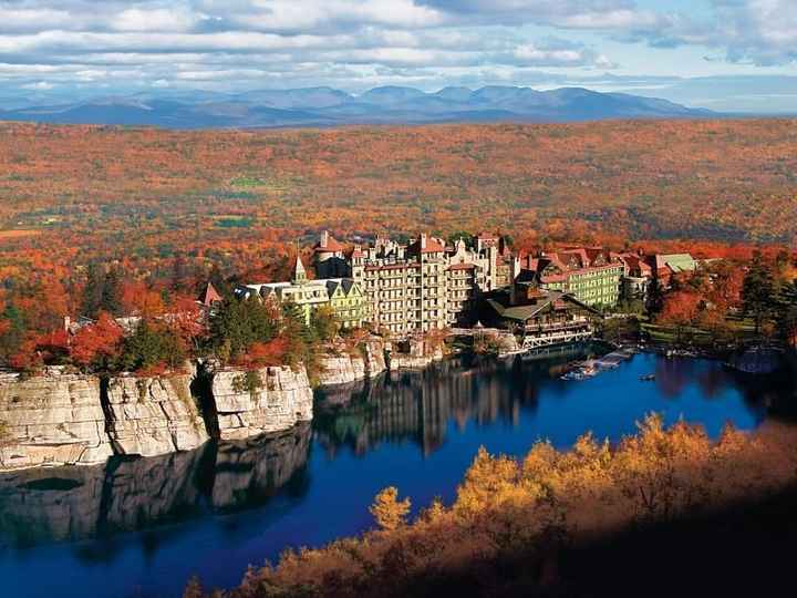 Rec for East Coast "fall" type town for honeymoon