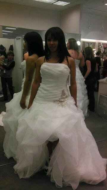 Weird OBSESSION: I love seeing brides in their ACTUAL dresses :)